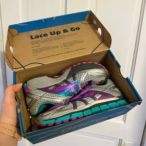 NWT Brooks Colorful Size 8 Running Shoes